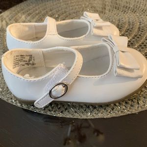 Baby girl dress white shoes